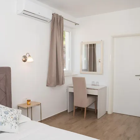 Guest house Casa Scardona 4*
